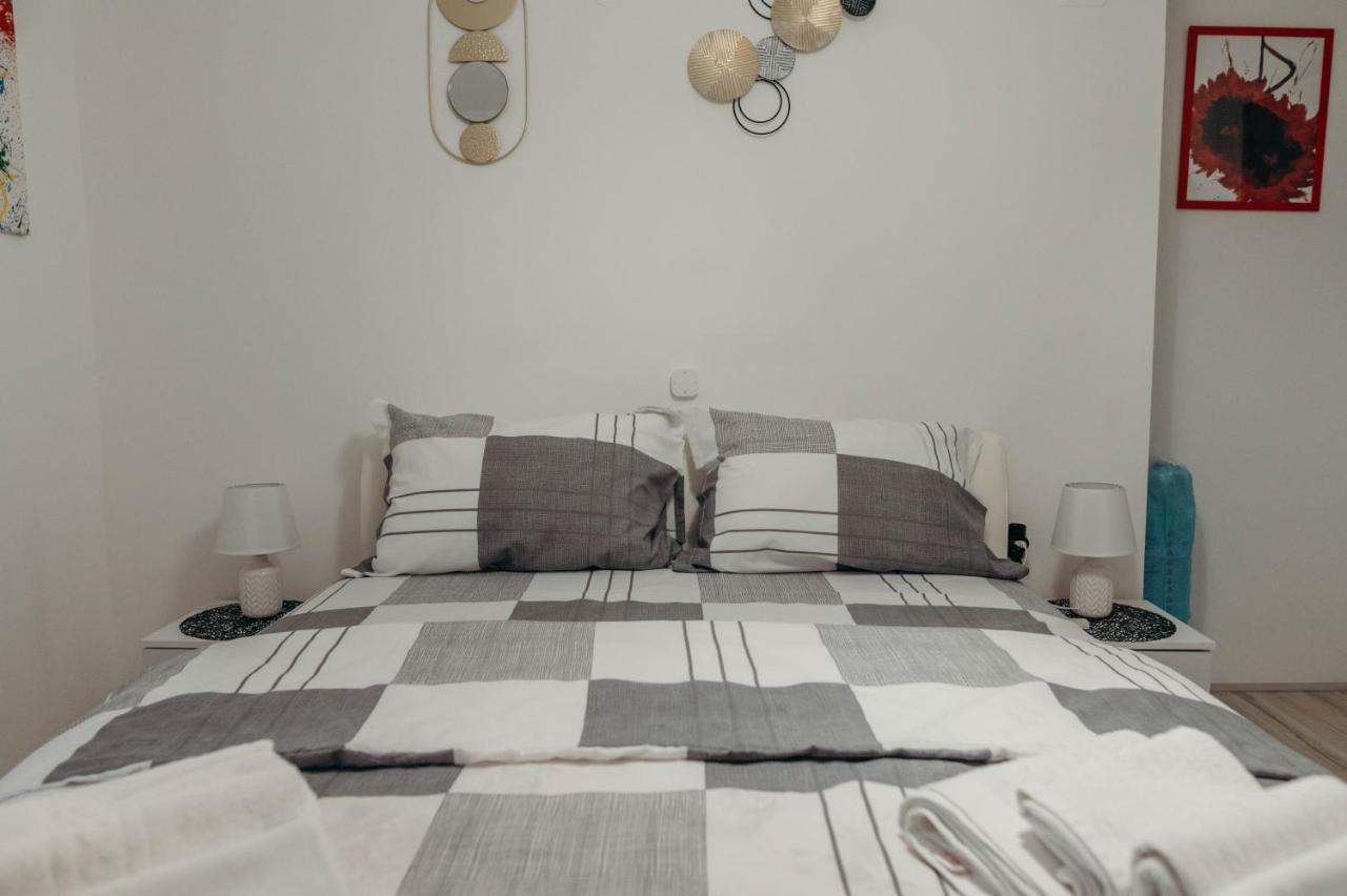 Holy Apartment Ðakovo Bagian luar foto
